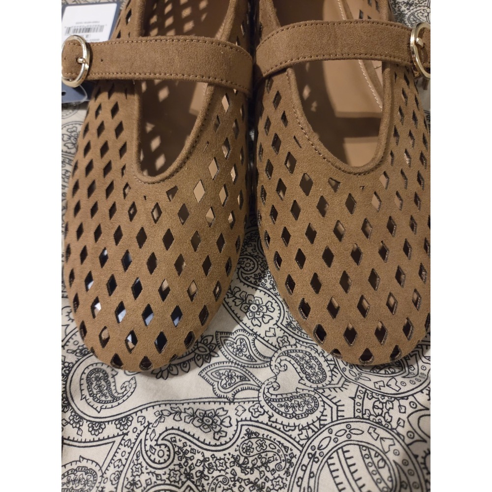 Universal Thread Brown Laser Cut Mary Jane Flats Faux Suede Buckle Shoes Sz 8.5 - Picture 6 of 8